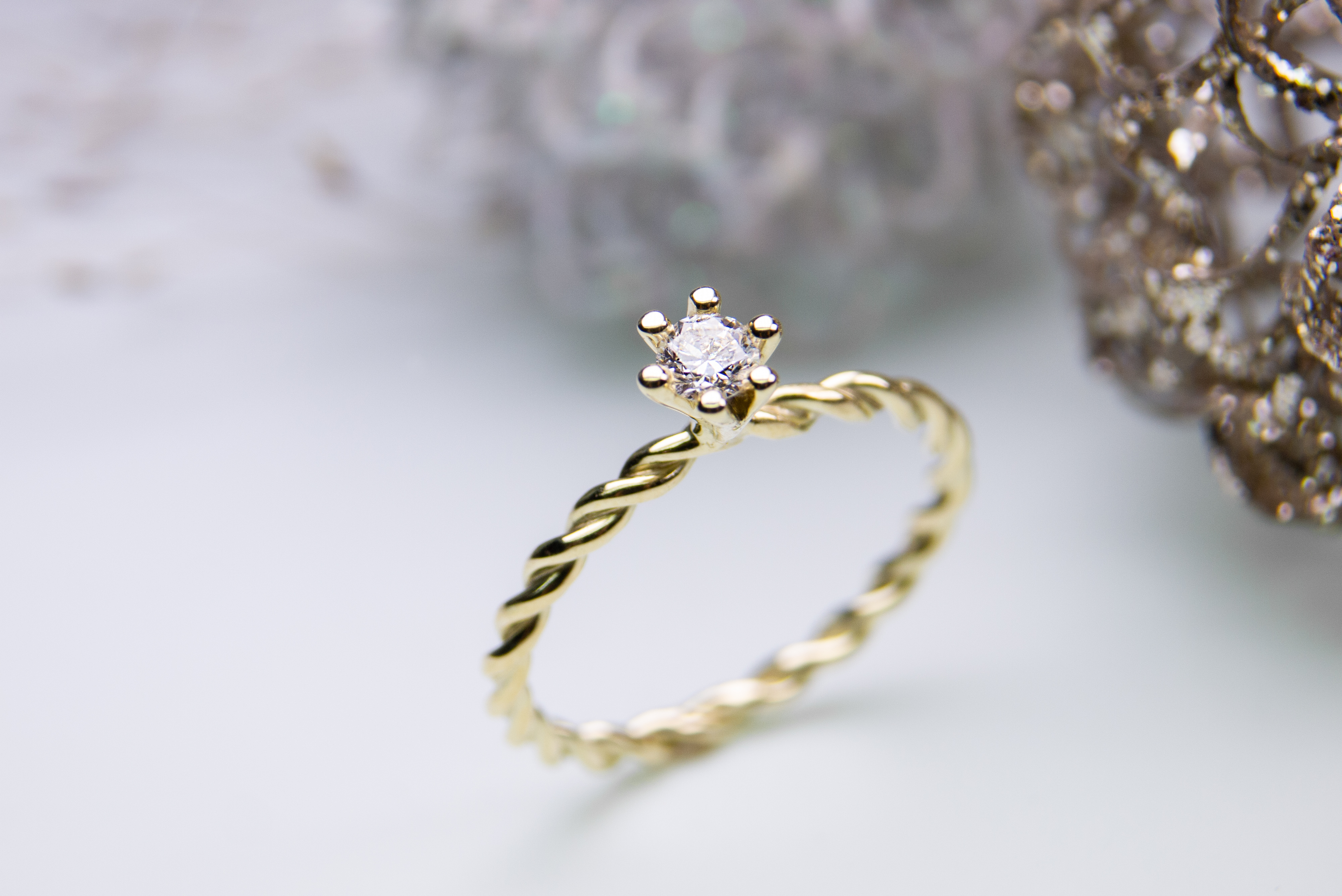 Verlobungsring in Gelbgold mit Brillant