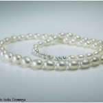 Collier-Perlenkette - Diese Collierform hebt die fünf größten Mittelperlen effektvoll hervor.